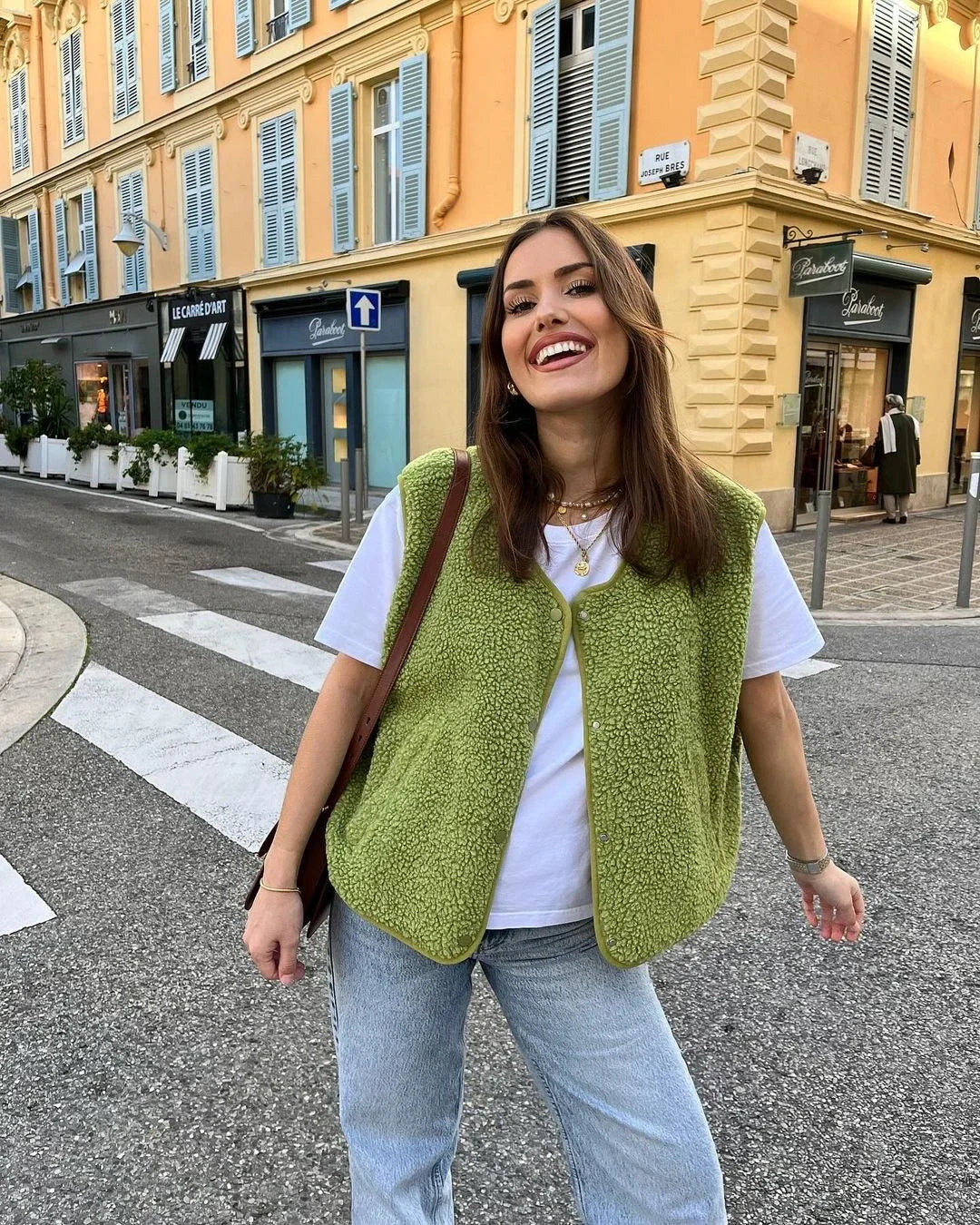 Ovelia | Gilet in Lana di Tendenza per Donne con Bottoni